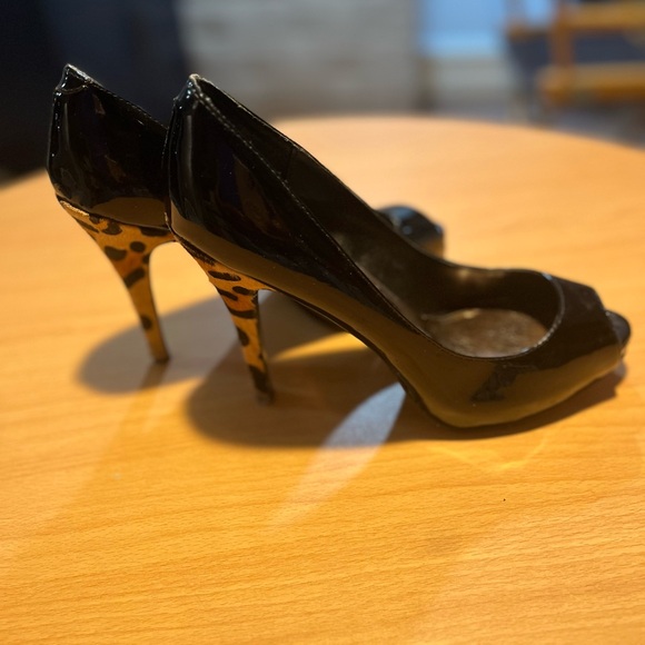Steve Madden Black Patent Leather Peep Toe Heels with Animal Print Heel - Picture 7 of 16